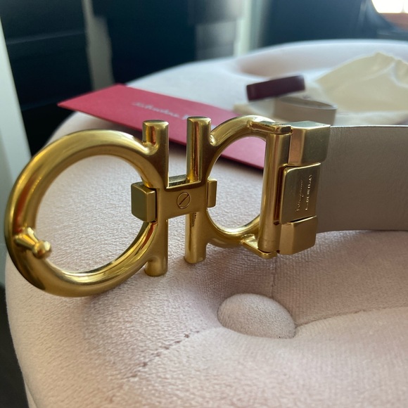 Never worn. - Picture 4 of 5